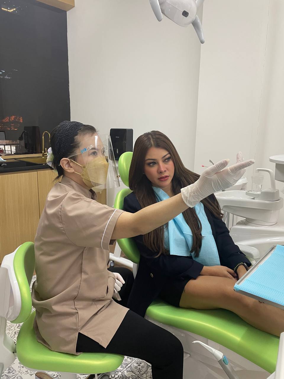 vista (stewardess/selebgram)